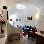 Kavalari - Adults Only Fira (Santorini)