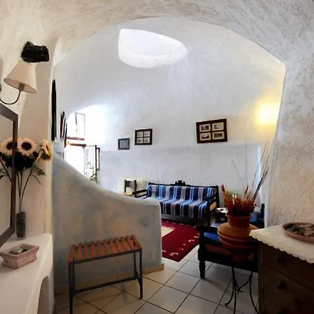 Kavalari - Adults Only Fira (Santorini)