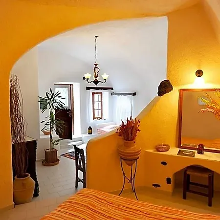 Kavalari - Adults Only Fira (Santorini)